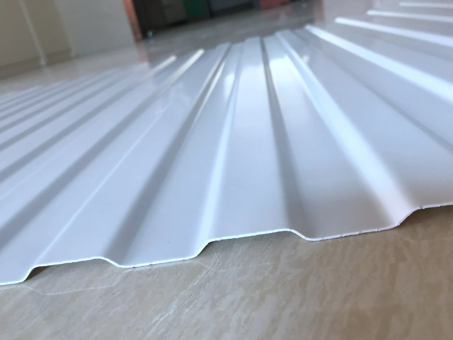 High quality China manufacturer laminate PVC roofing tile wall sheet