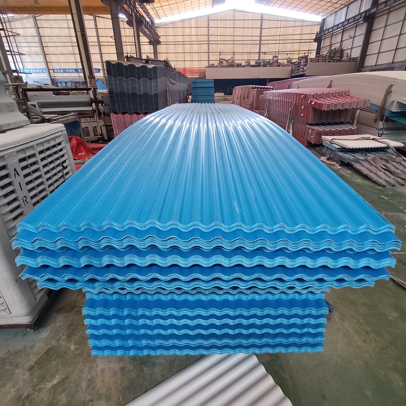 China manufacturer directly supply lightweight PVC roofing material
