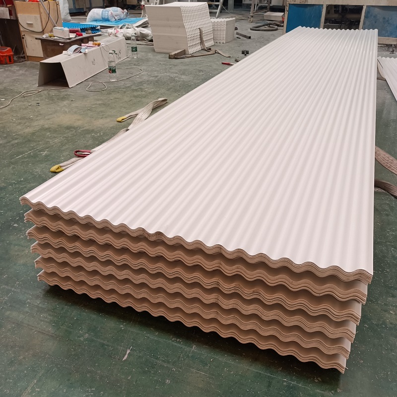 China manufacturer directly supply lightweight PVC roofing material