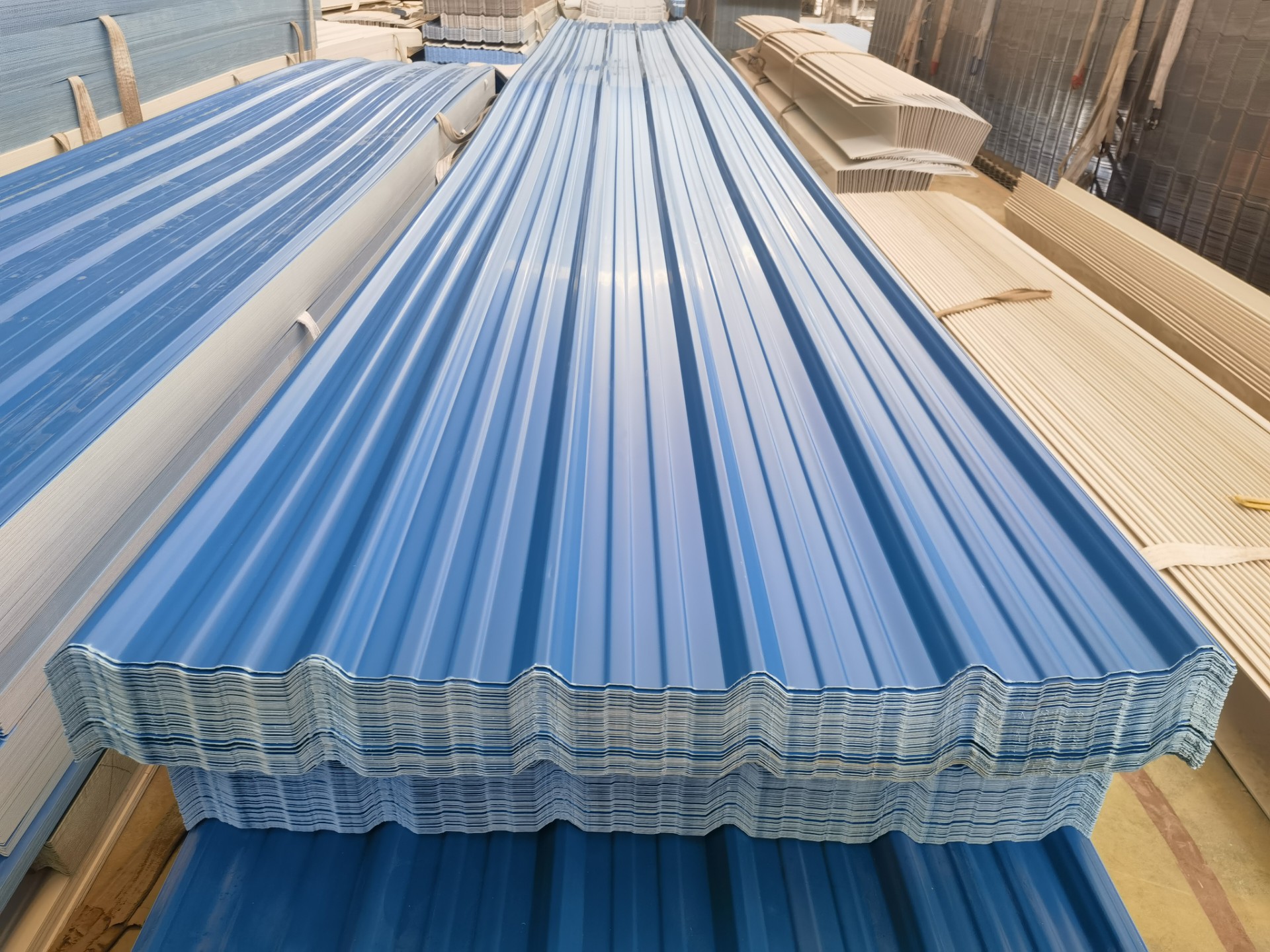 How to maintain and clean plastic tiles?